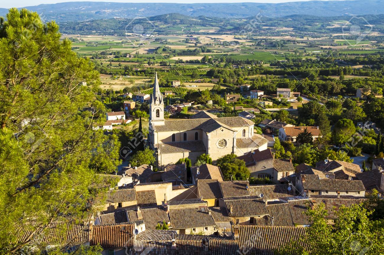 プロヴァンス フランス ヨーロッパのボニューで田舎風景 の写真素材 画像素材 Image