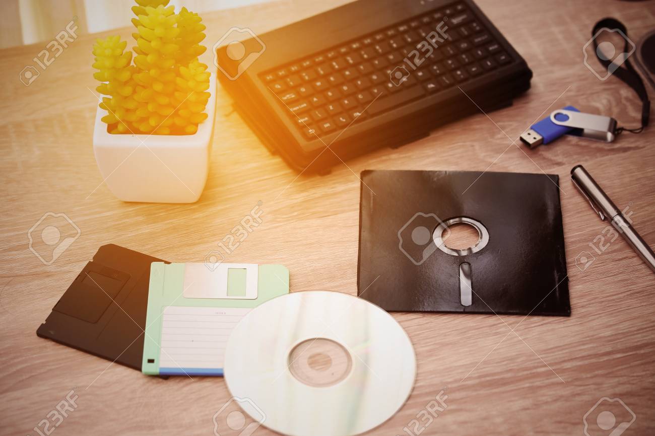 speicher für das büro zu hause osnabrück schreibtisch mit der anmerkung diskette a und speicherlaufwerk in das büro zu hause arbeitszimmer modernen im leben speicher speicher für das büro zu hause osnabrück schreibtisch mit der anmerkung diskette a und speicherlaufwerk in das büro zu hause arbeitszimmer modernen im leben speicher