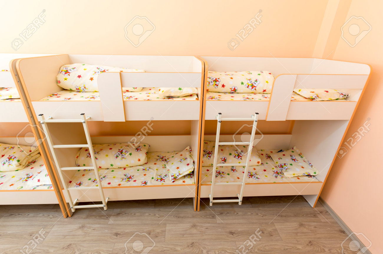 short bunk beds with stairs