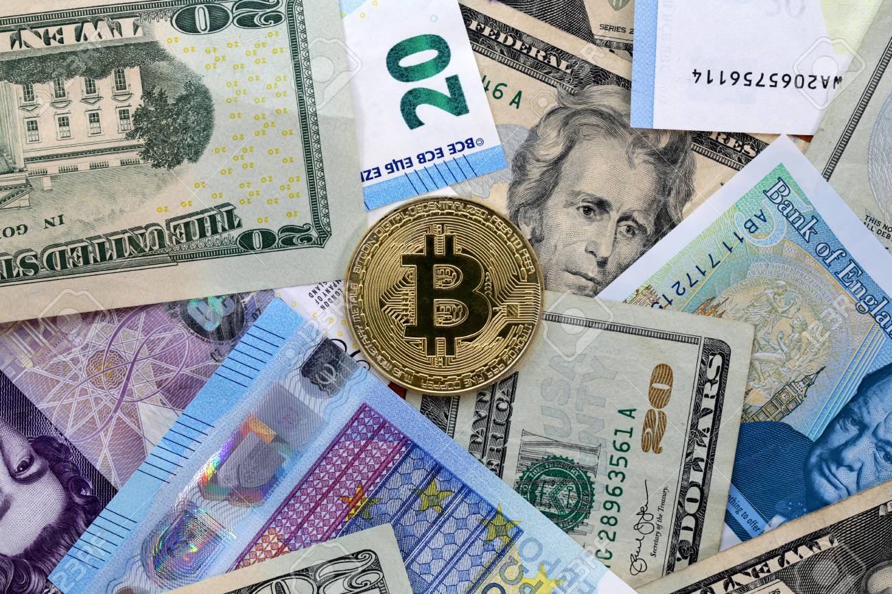Moneda De Oro De Bitcoin En El Billete De Veinte Dólares De Los Estados  Unidos ($20), Billetes En Libras Esterlinas Del Reino Unido Y Billetes En  Euros De La UE. Fotos, retratos,