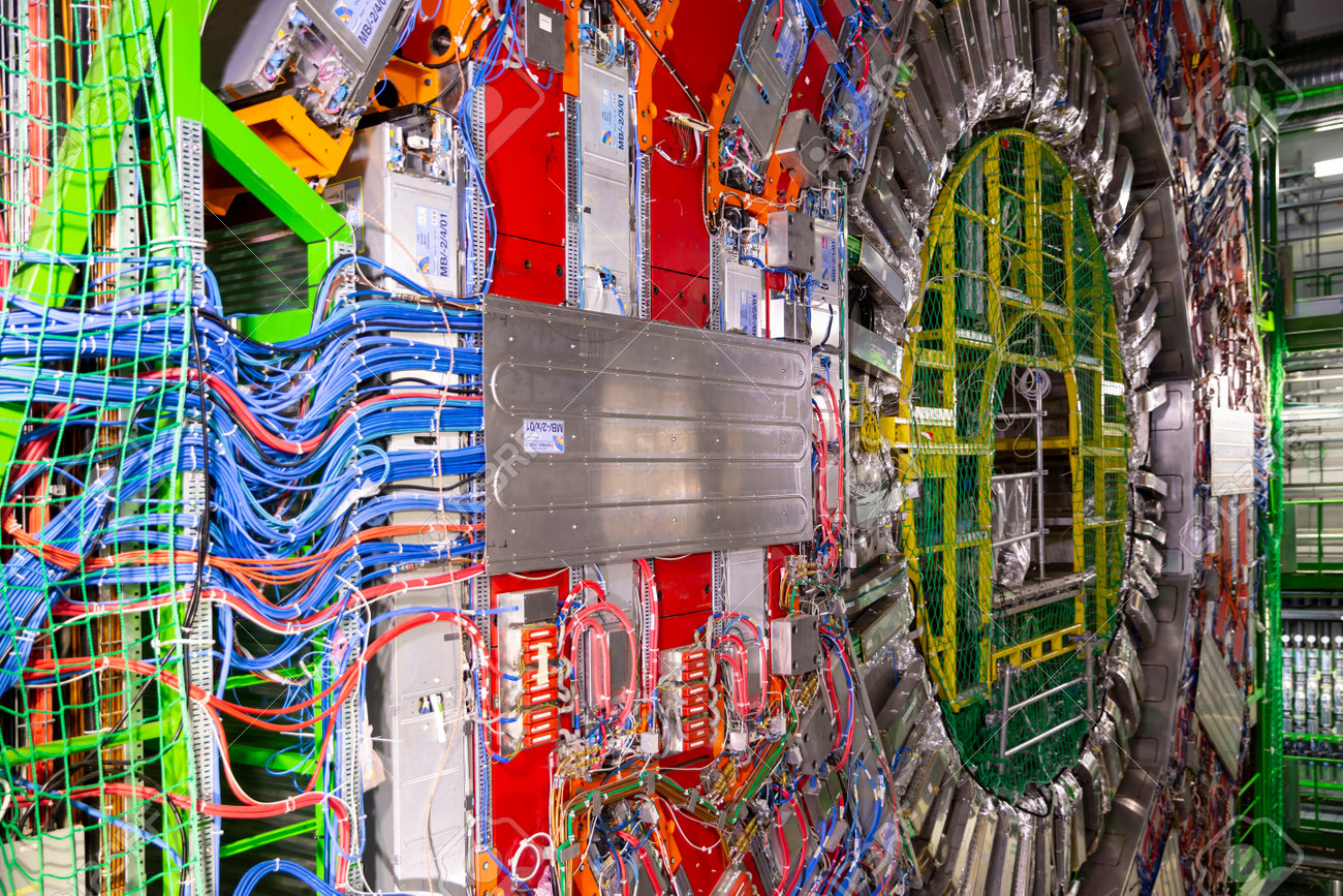 フランス、CERN-2019年6月25日：大型ハドロン衝突型加速器（LHC）の一部が、CERNのフランスの部分の地下に見られます。の写真素材・画像素材  Image 140474462