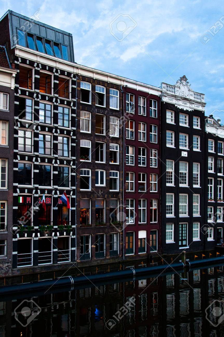 オランダ アムステルダムの伝統的なオランダの建築家 の写真素材 画像素材 Image