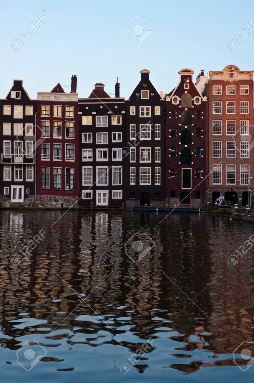 オランダ アムステルダムの伝統的なオランダの建築家 の写真素材 画像素材 Image