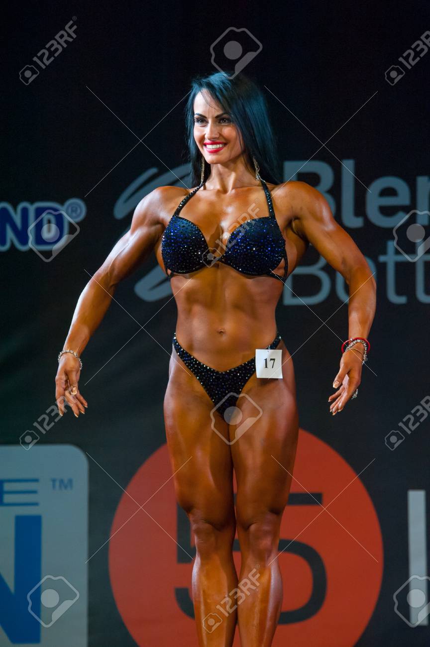 Moscou Russie 21 Novembre 2015 Lathlète Non Identifié Participe à Bodybuilding Coupe Des Champions Lors De Sn Forum De Lexpo Pro 2 015 Le 21 - 