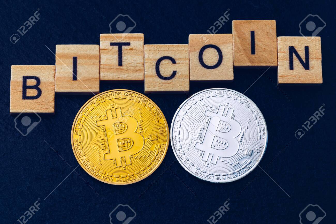 비트코인 암호화폐(암호화폐). 은색 비트코인과 황금색 비트코인 기호입니다. 비트코인(BTC) 암호화폐. 로열티 무료 사진, 그림,  이미지 그리고 스톡포토그래피. Image 138376631
