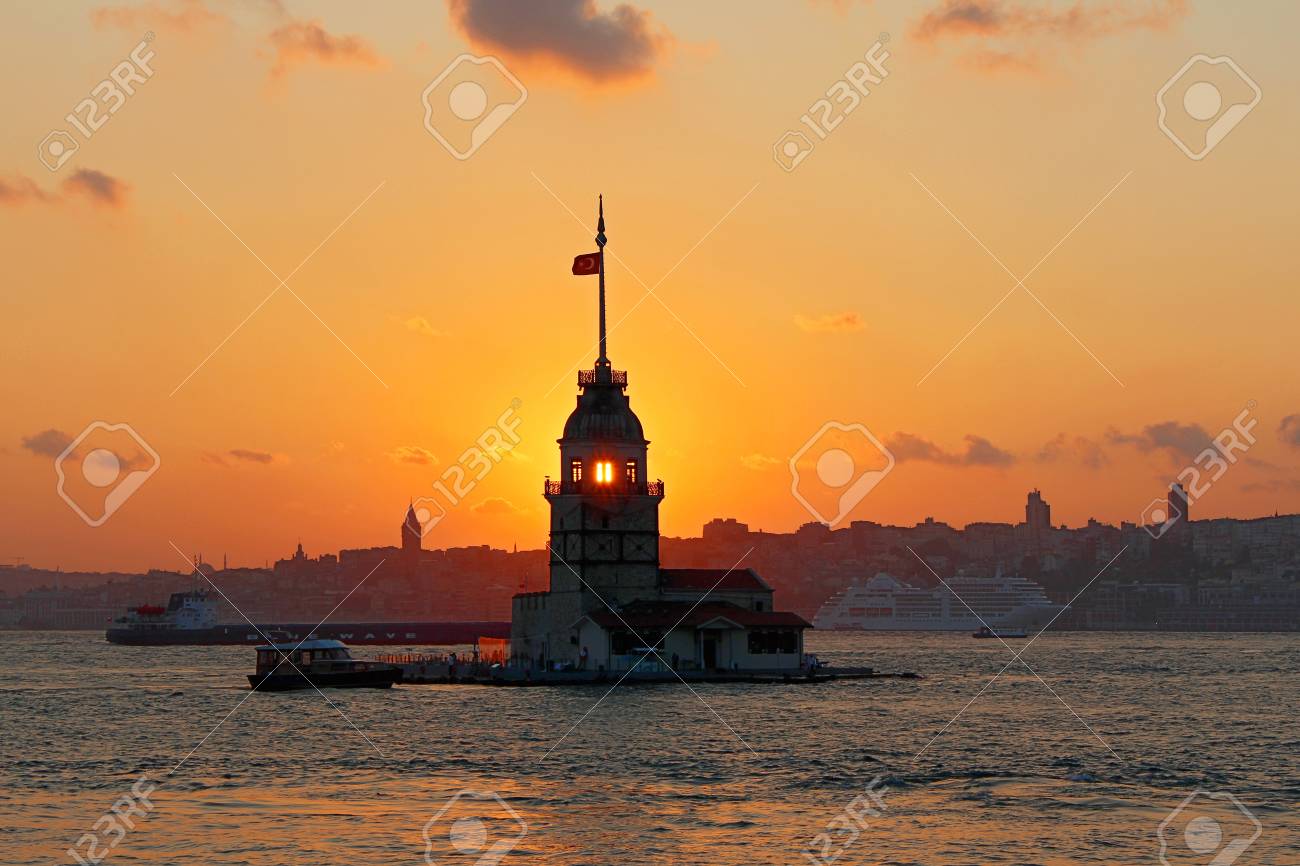 乙女の塔 トルコのイスタンブールでの夕日 の写真素材 画像素材 Image 乙女の塔 トルコのイスタンブールでの夕日 の写真素材 画像素材 Image