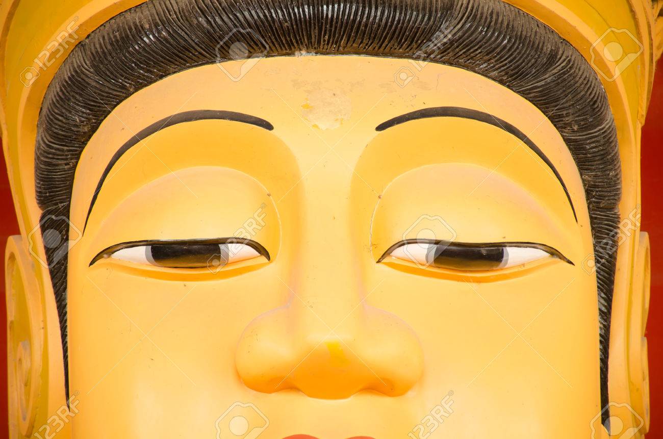 菩薩の顔を目を閉じてください の写真素材 画像素材 Image