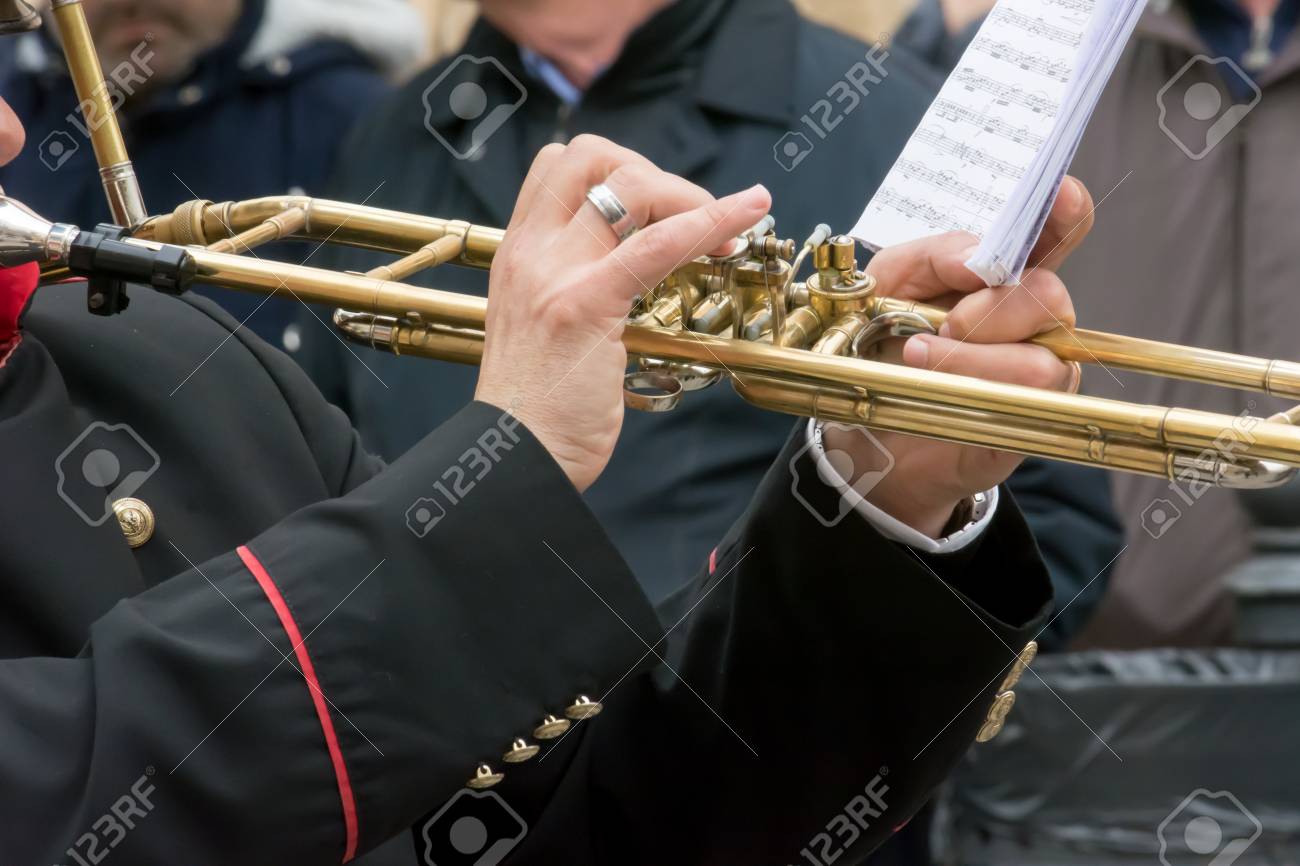 Horizontal trumpet Clearance