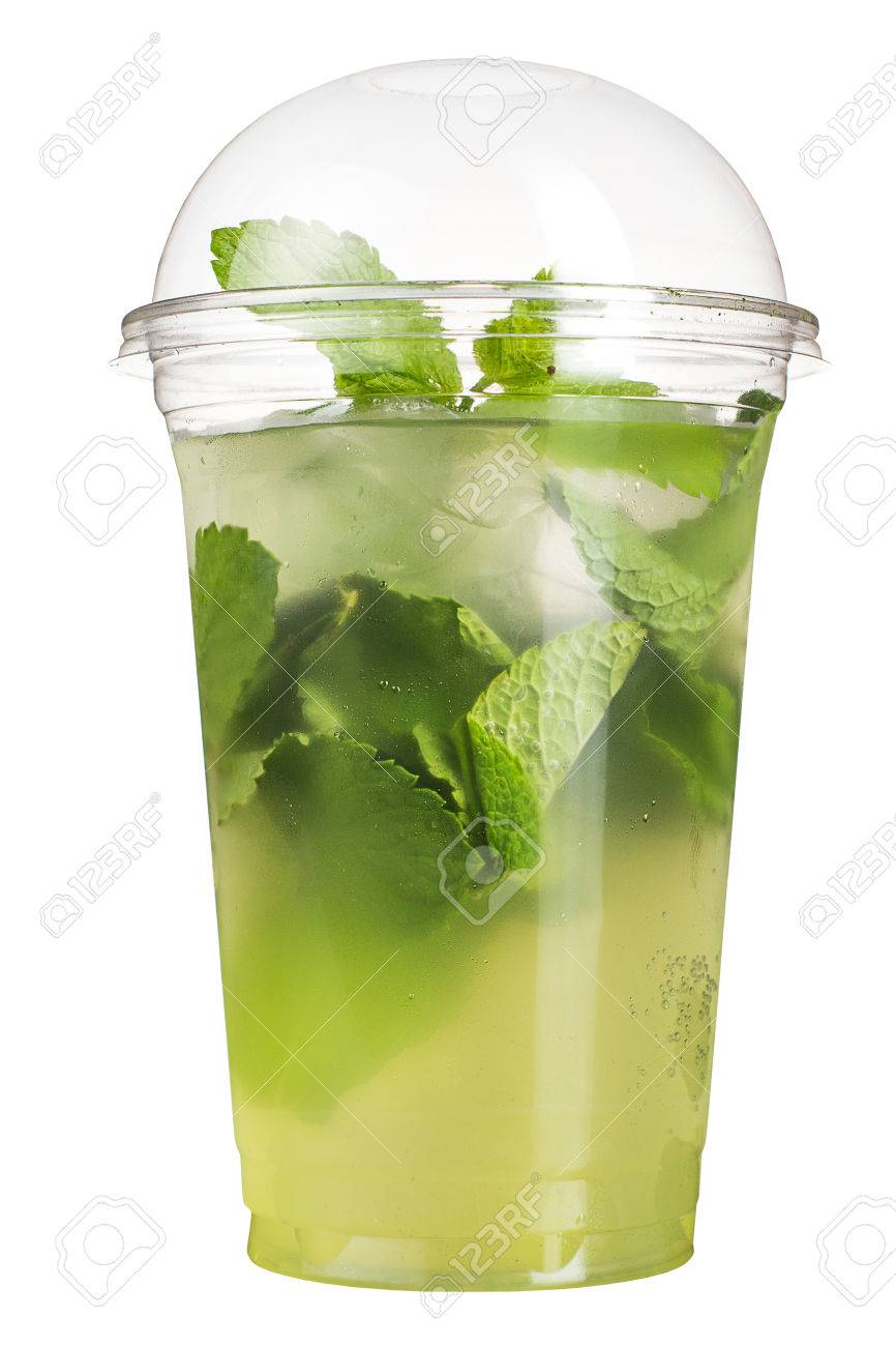 Take Away Drink Erfrischendes Getrank In Einer Plastikbecher Minty Cocktail Isoliert Lizenzfreie Fotos Bilder Und Stock Fotografie Image