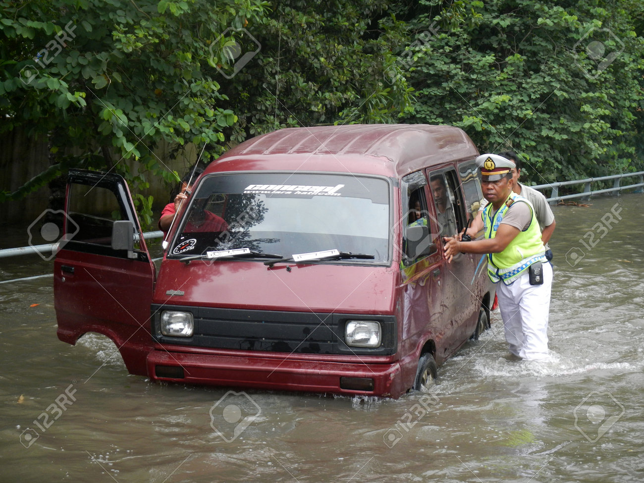 police push car