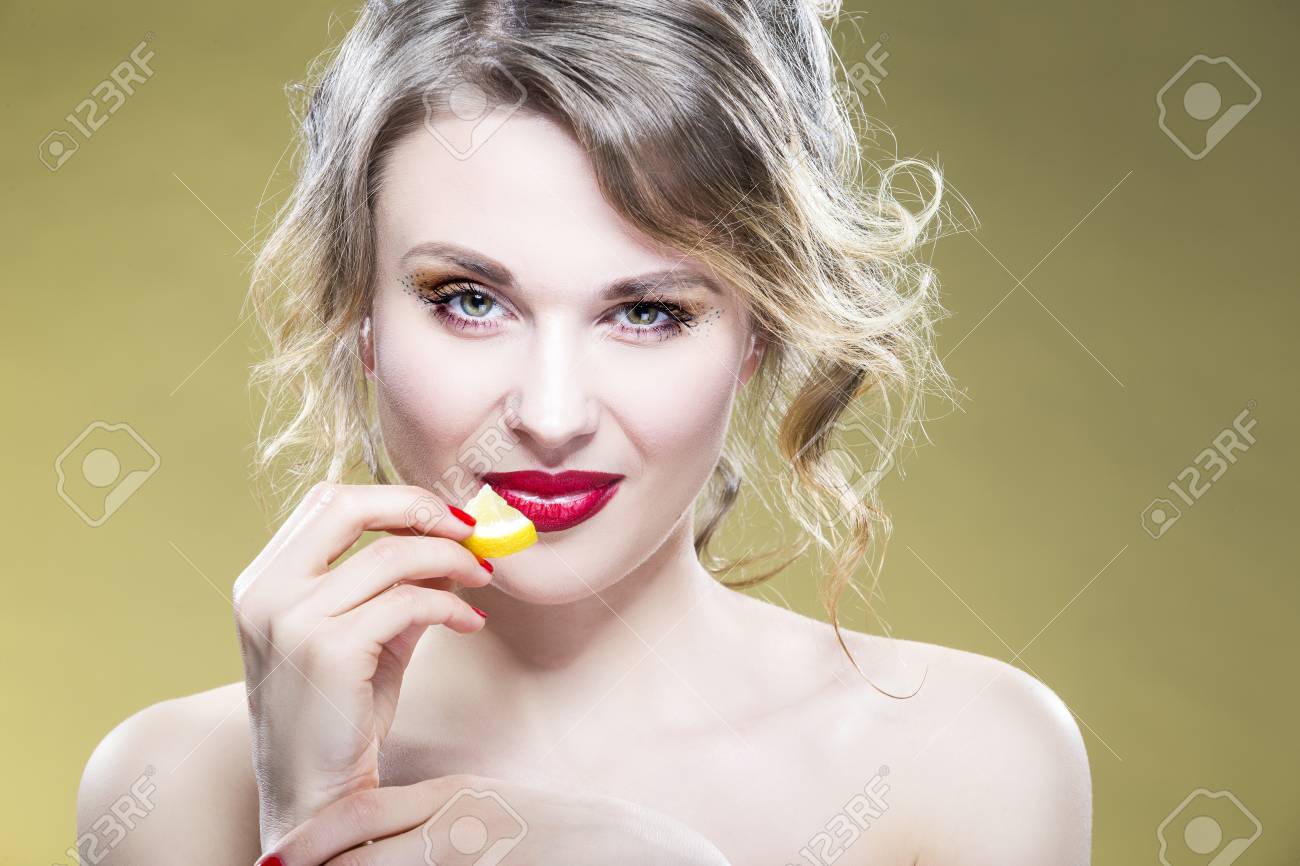 facial girl tiny Facial girl tiny
