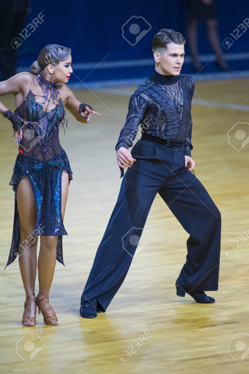 ミンスク ベラルーシ 18年3月11日 エゴール コバルとアレクサンドラ コトバのダンスカップルが 18年3月11日にベラルーシのミンスクで開催されたベラルーシ共和国のwdsf全国選手権でアダルトラテンアメリカプログラムを行います の写真素材 画像素材 Image