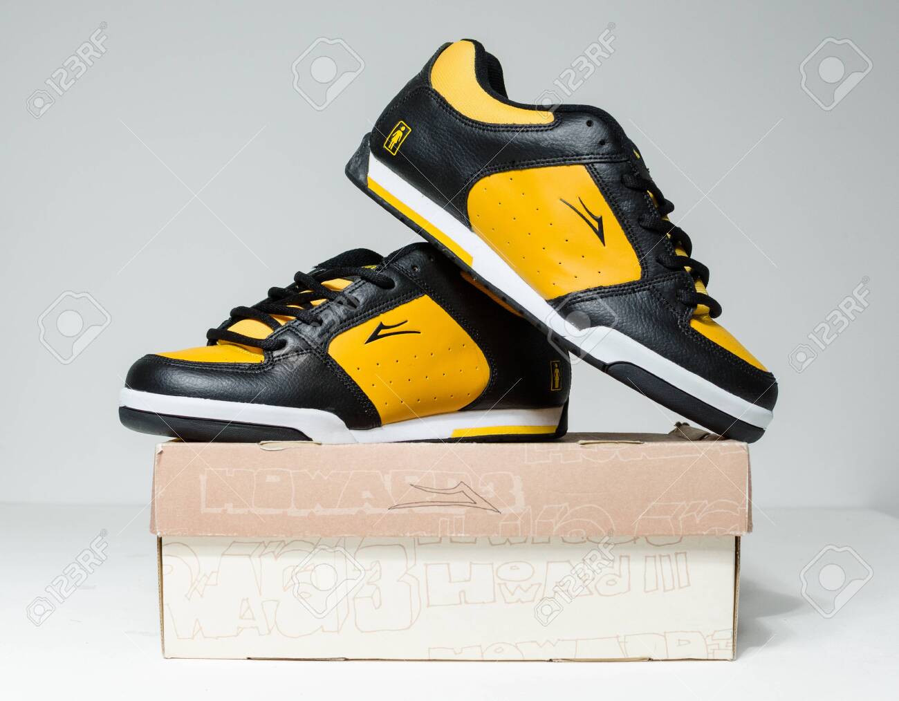 lakai yellow