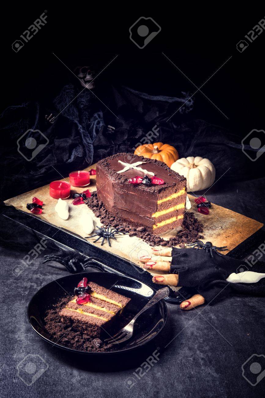 Biscuit Halloween Doigt Et Gateau Cercueil Banque D Images Et Photos Libres De Droits Image