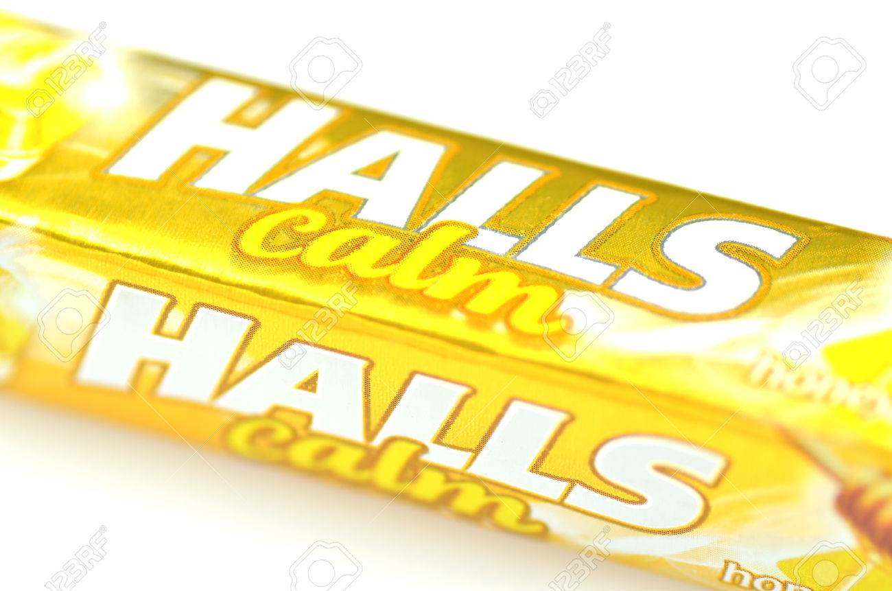 Halls Hustenbonbons Auf Weissem Hintergrund Lizenzfreie Fotos Bilder Und Stock Fotografie Image 28155875