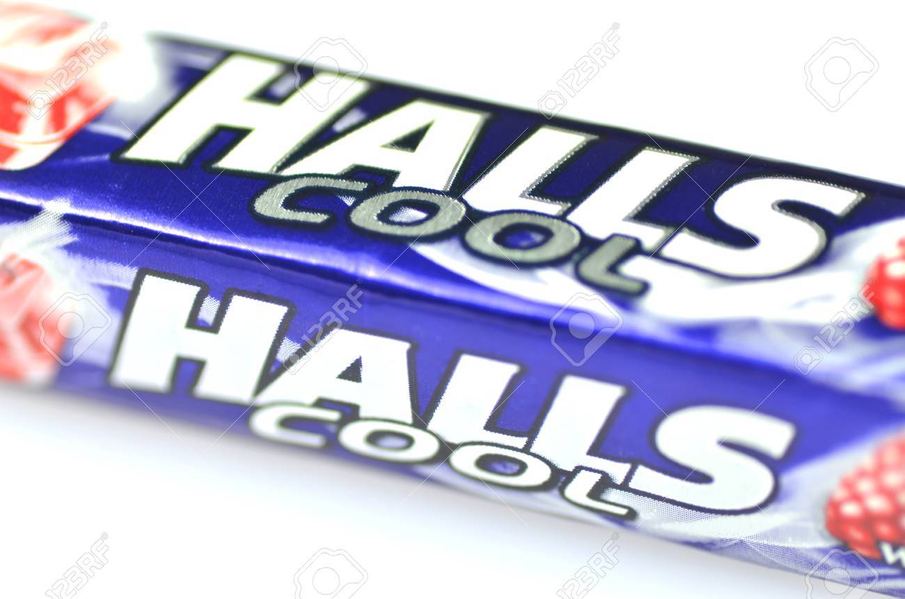 Halls Hustenbonbons Lokalisiert Auf Weissem Hintergrund Lizenzfreie Fotos Bilder Und Stock Fotografie Image 28155858