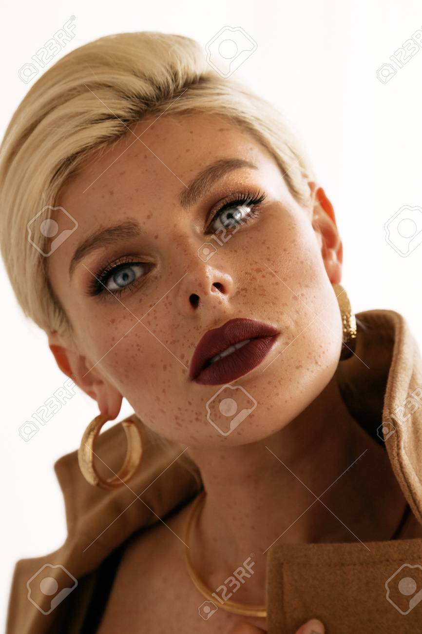 Fashion Photo Of Beautiful Sexy Woman With Blond Short Hair With