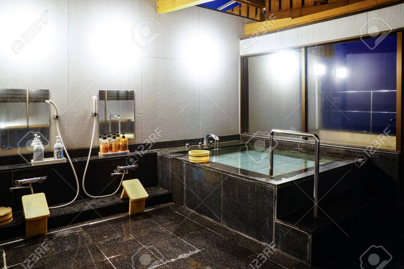Indoor Japanese hot springs bath (onsen). - 149412044 Indoor Japanese hot springs bath (onsen). - 149412044