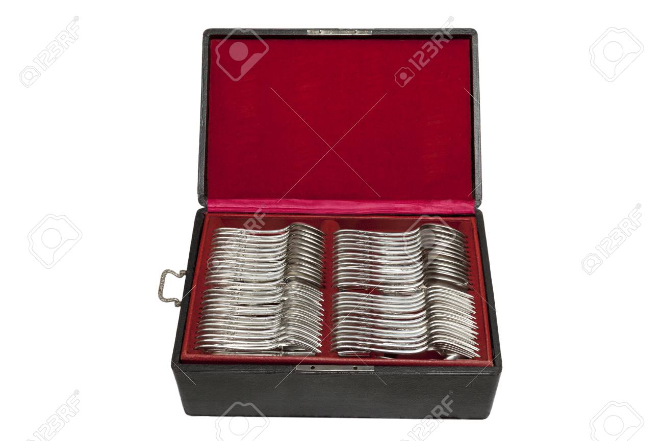 Vintage silverware in red velvet box, circa 1920 - 97234077 Vintage silverware in red velvet box, circa 1920 - 97234077