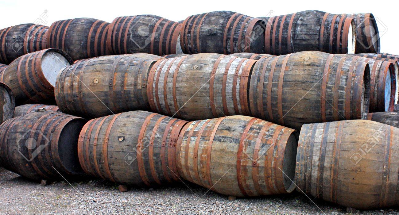 本物のウイスキー樽 空樽 お店の看板などに スッピン樽 テーブル 花台 販売 人気ブレゼント 販売