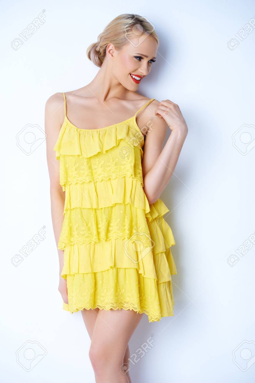 robe jaune sexy