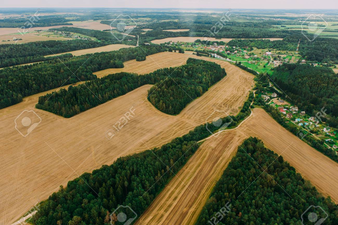 Natur In Weissrussland Blick Vom Hubschrauber Minsk Lizenzfreie Fotos Bilder Und Stock Fotografie Image 71587147