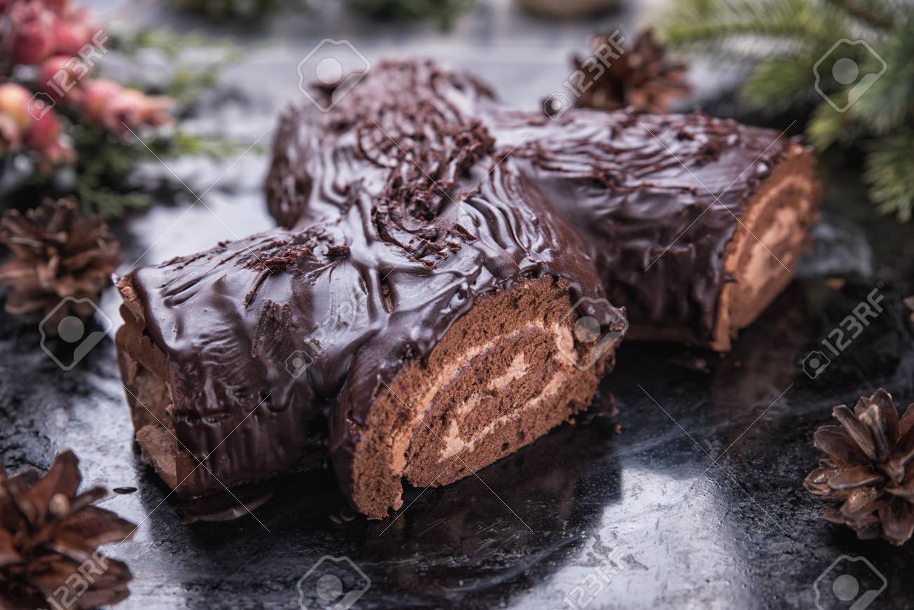 Buche De Noel Au Chocolat Et Au Chocolat Dessert De Noel