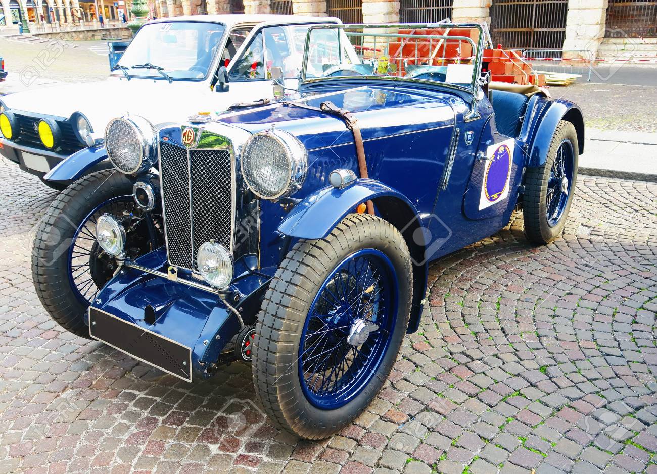 1930 年代の古い MG 車。MG (モリス ガレージ) は英語の自動車車種