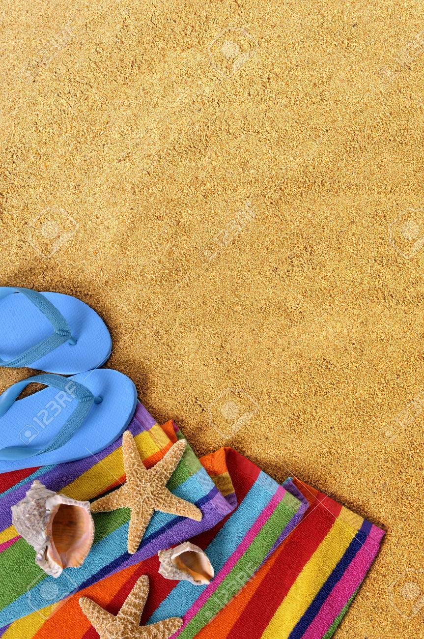 夏のビーチの背景縦 の写真素材 画像素材 Image