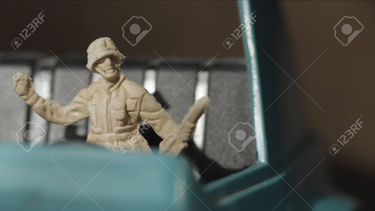 plastic soldier figures