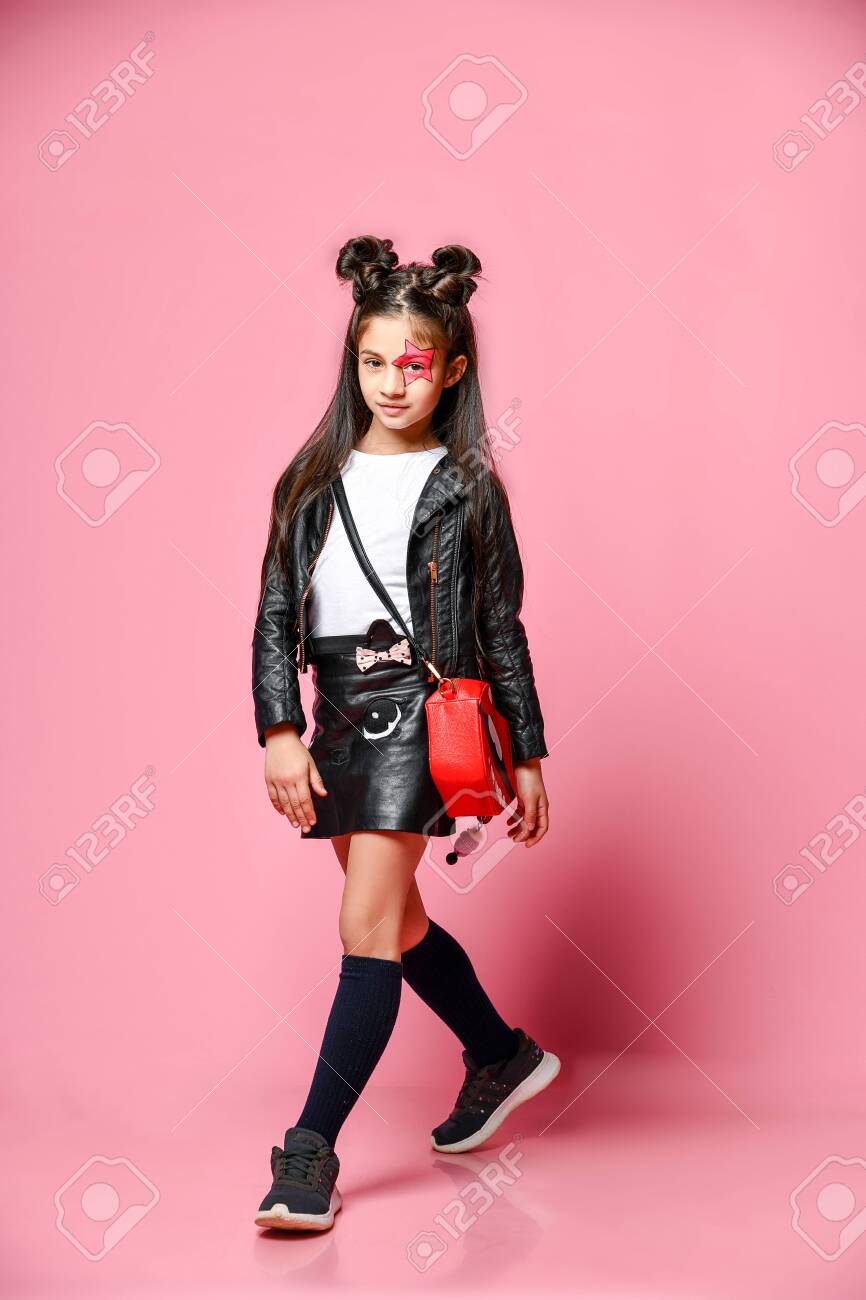 Which hairstyle looks best on her?, image size:866x1300