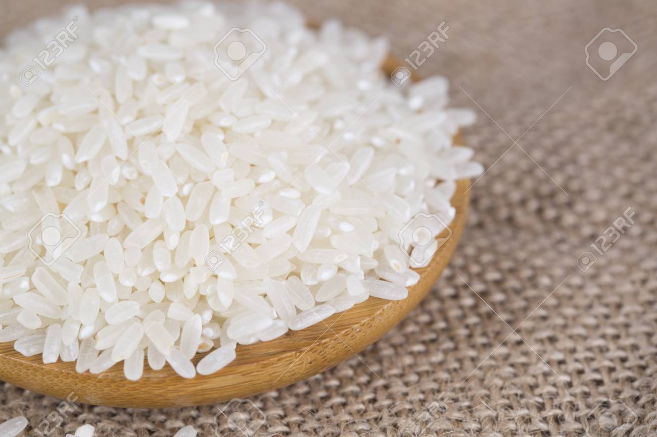 テーブルにご飯粒のクローズ アップ の写真素材 画像素材 Image