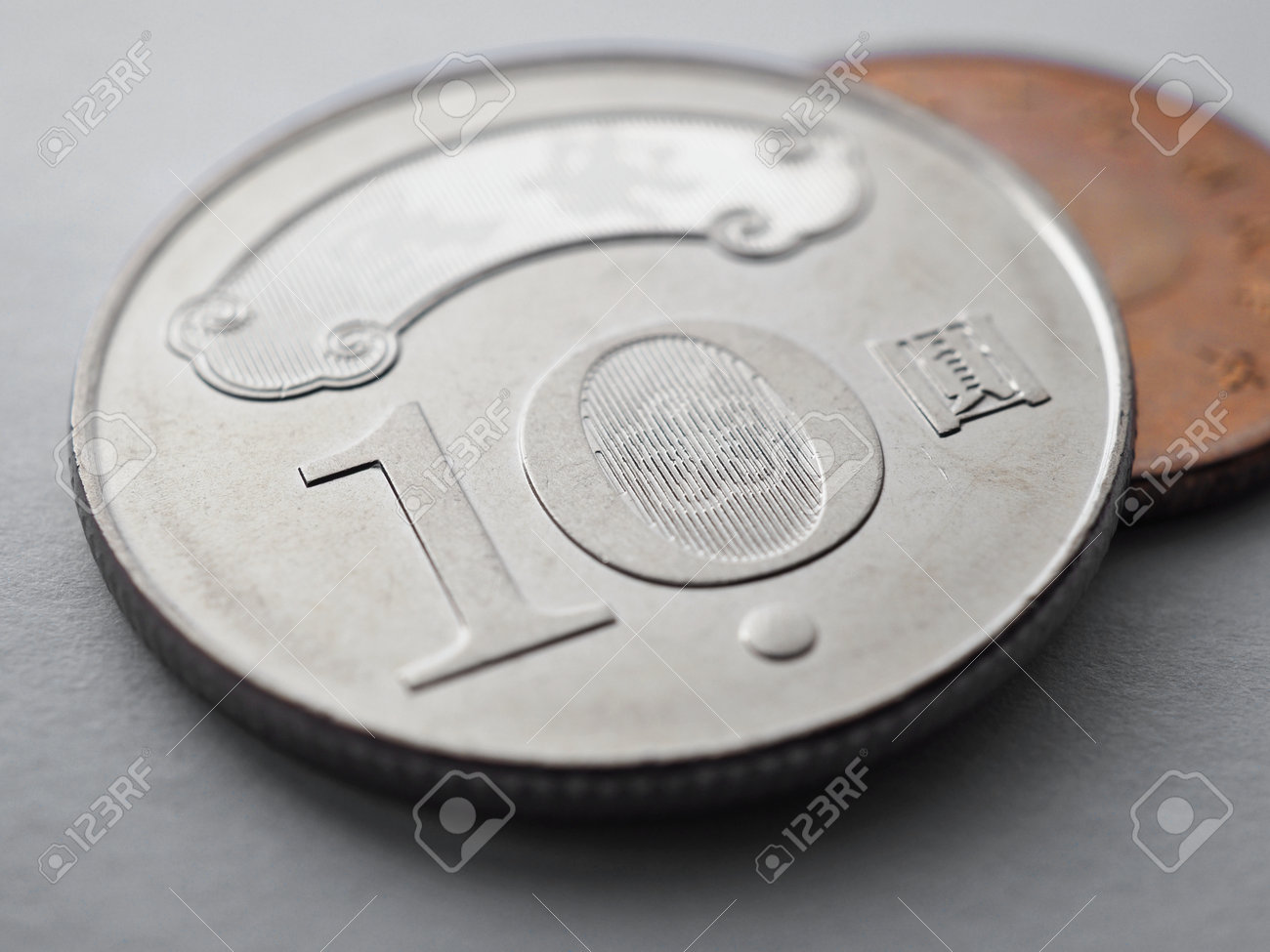 台湾 紙幣・硬貨まとめて ９０００ドル