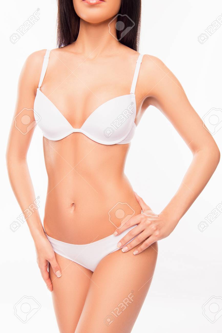 若いセクシーな女性を示す彼女の白い下着 の写真素材 画像素材 Image 若いセクシーな女性を示す彼女の白い下着 の写真素材 画像素材 Image