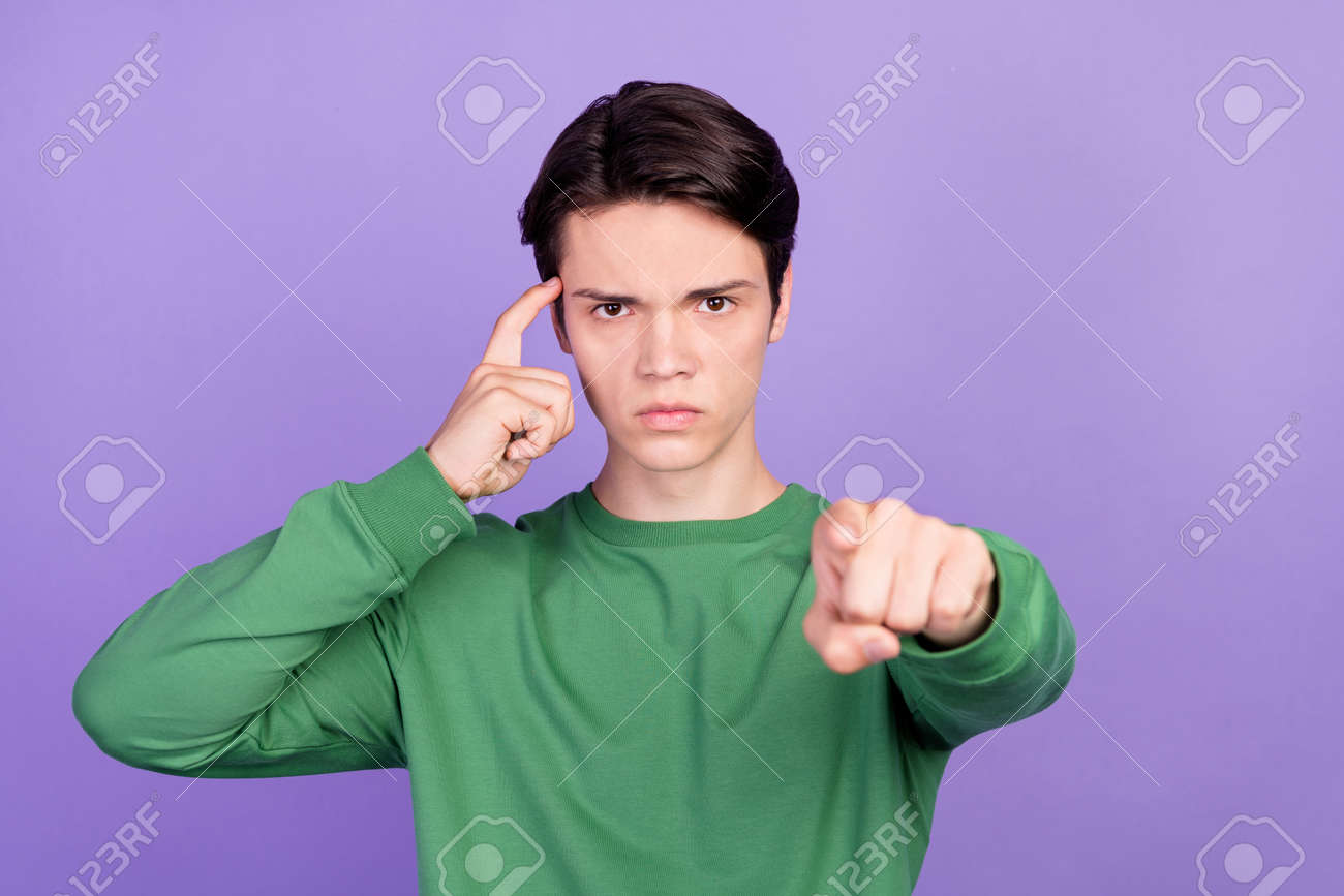 Жест 2 пальца. Guy fingers girl. Женская рука. Фото руки. Человек показывает на себя пальцем.