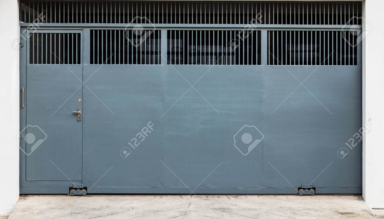 sliding door gate