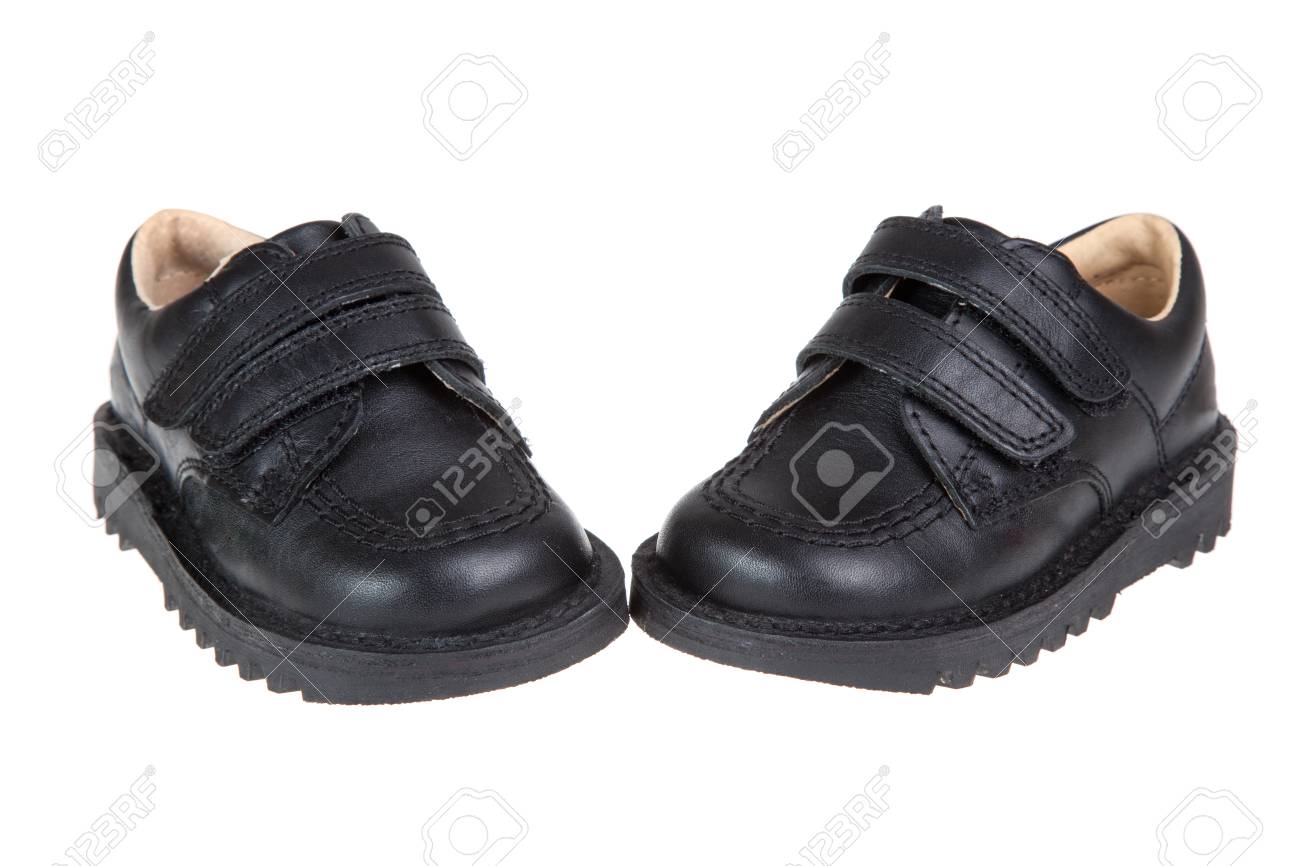 chaussures noires enfant