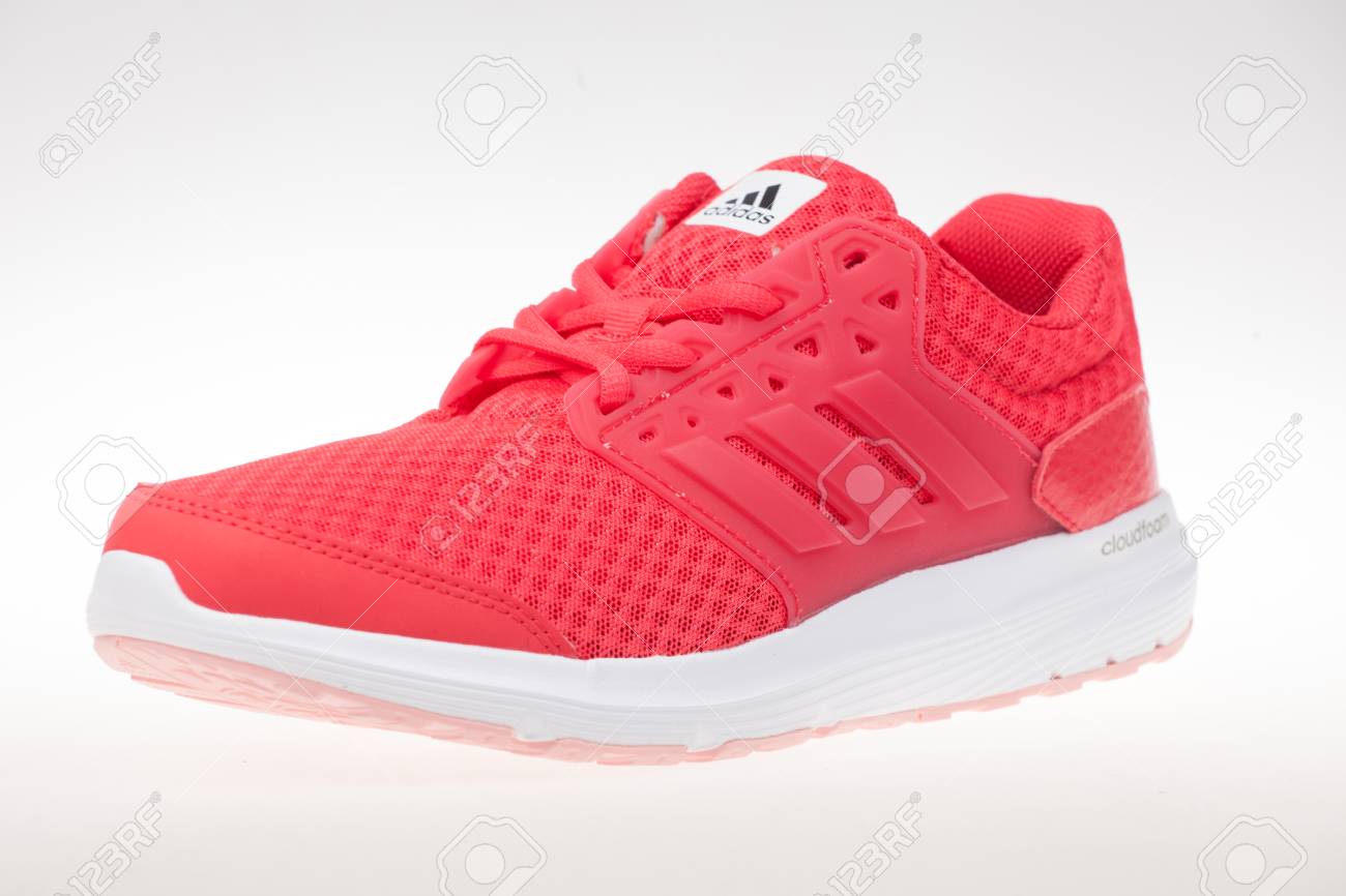 chaussures de sport femme adidas