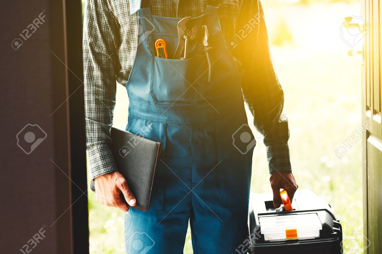 worker, service man, plumber or electric - 84471592 worker, service man, plumber or electric - 84471592