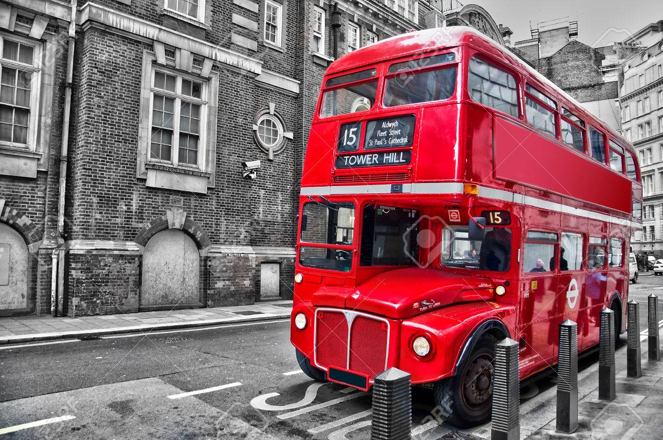 Bus Anglais Banque D Vecteurs Et Illustrations Libres De Londonien rouge double decker bus d époque dans une rue la couleur sélective