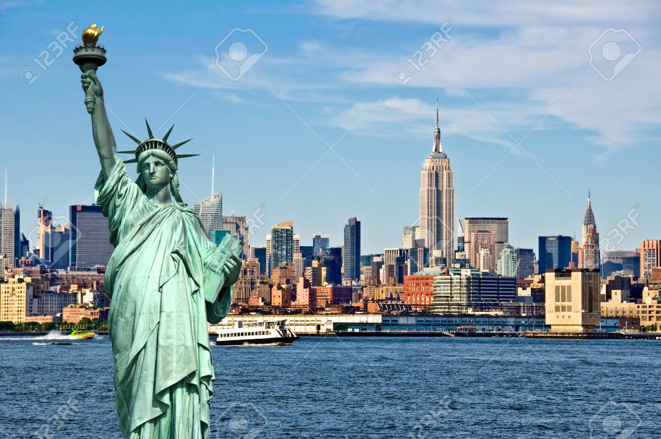 New York skyline and the Statue of Liberty, New York City collage, travel and tourism postcard concept, USA - 80673822 New York skyline and the Statue of Liberty, New York City collage, travel and tourism postcard concept, USA - 80673822