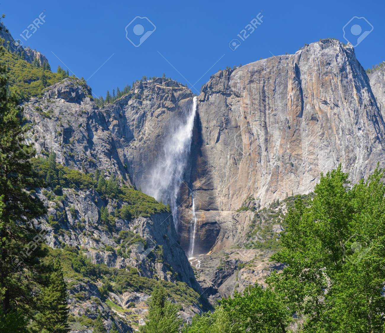 ヨセミテ滝 ヨセミテ国立公園 の写真素材 画像素材 Image