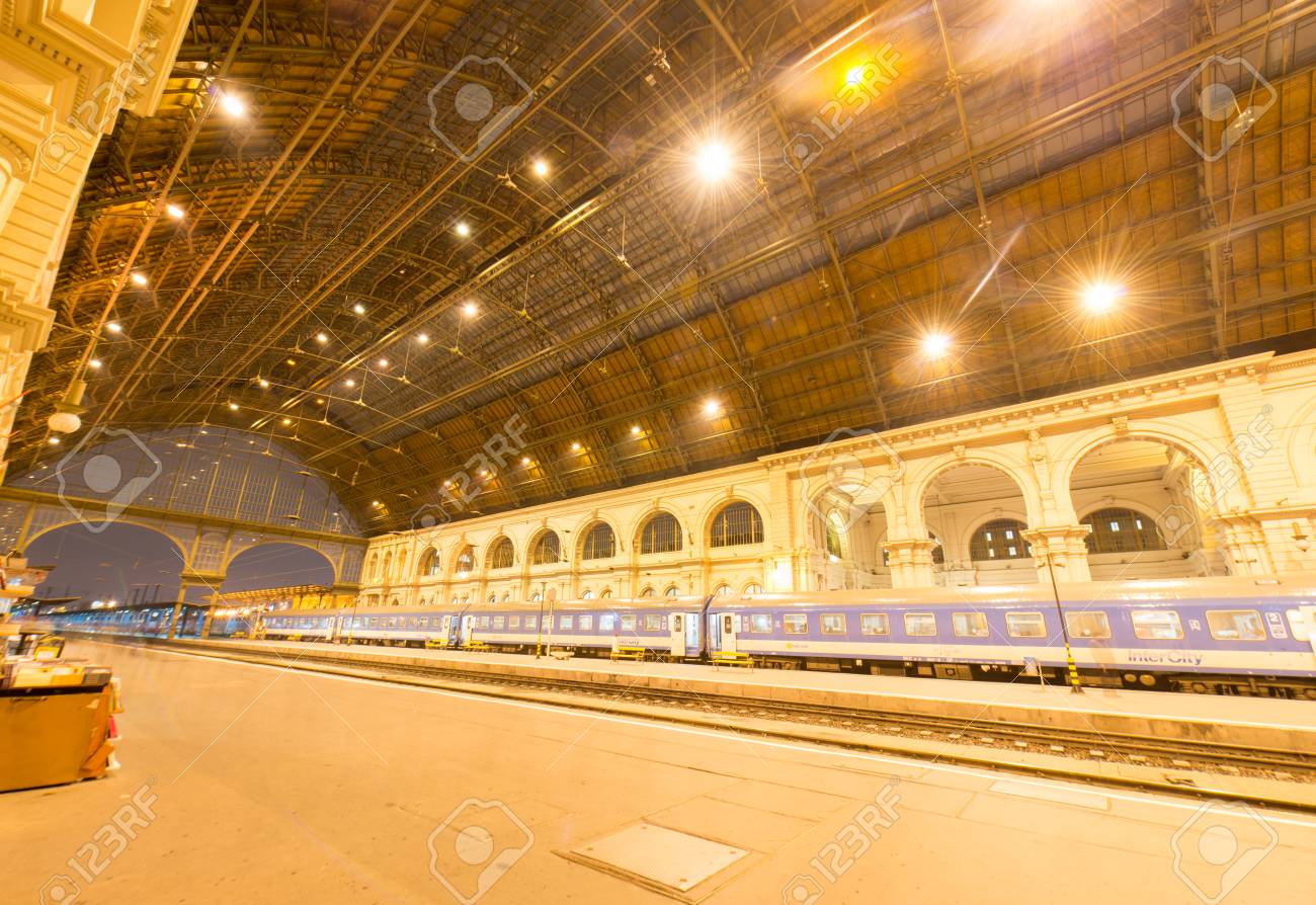 ブダペスト ブダペスト東駅 ハンガリー 東ヨーロッパで列車が の写真素材 画像素材 Image ブダペスト ブダペスト東駅 ハンガリー 東ヨーロッパで列車が の写真素材 画像素材 Image