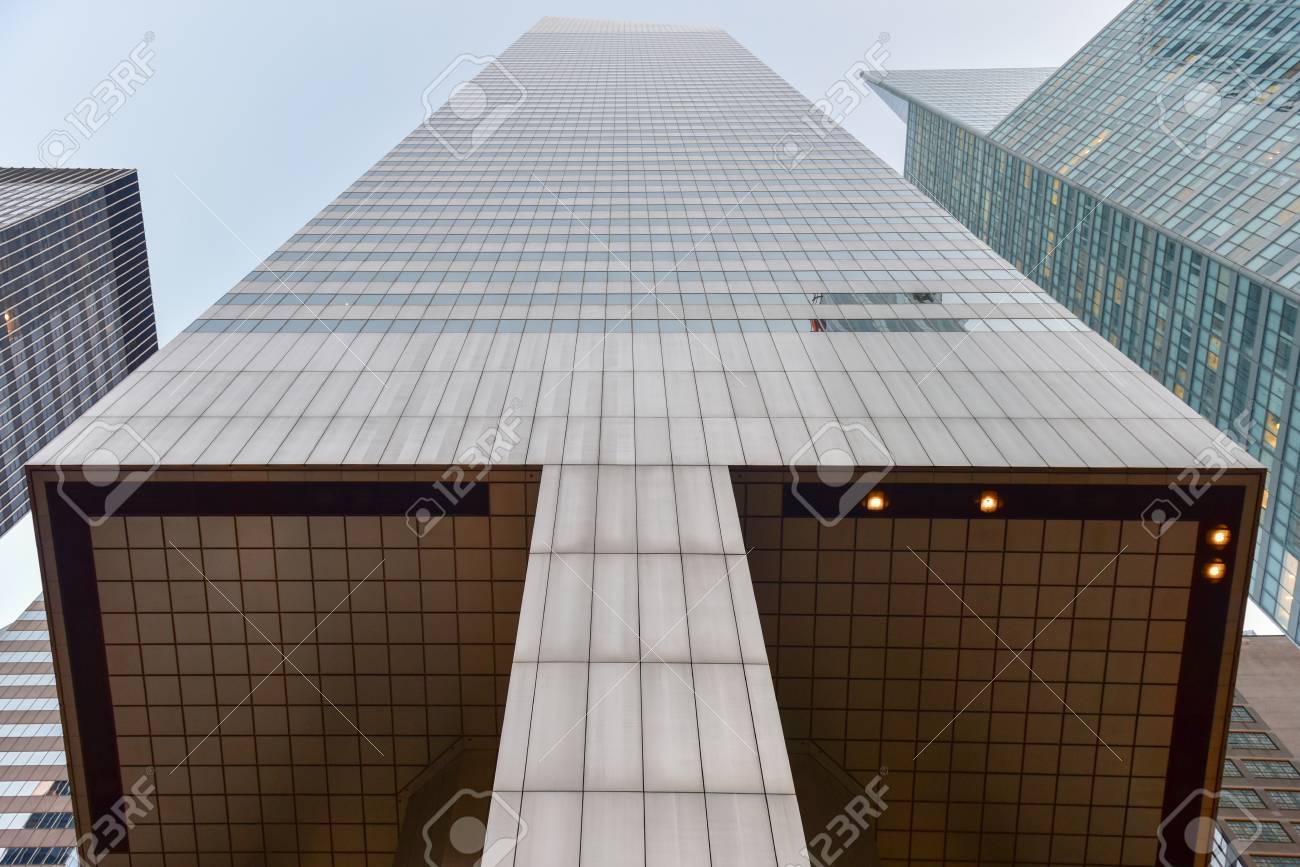 맨해튼 미드 타운의 뉴욕시에 위치한 씨티 그룹 센터 (구 Citicorp Center, 현재 주소는 601 Lexington  Avenue로 알려져 있음) 오피스 타워. 로열티 무료 사진, 그림, 이미지 그리고 스톡포토그래피. Image 77430461