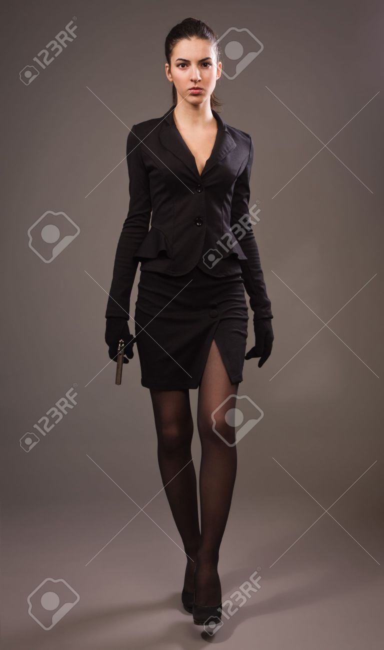 black spy outfit