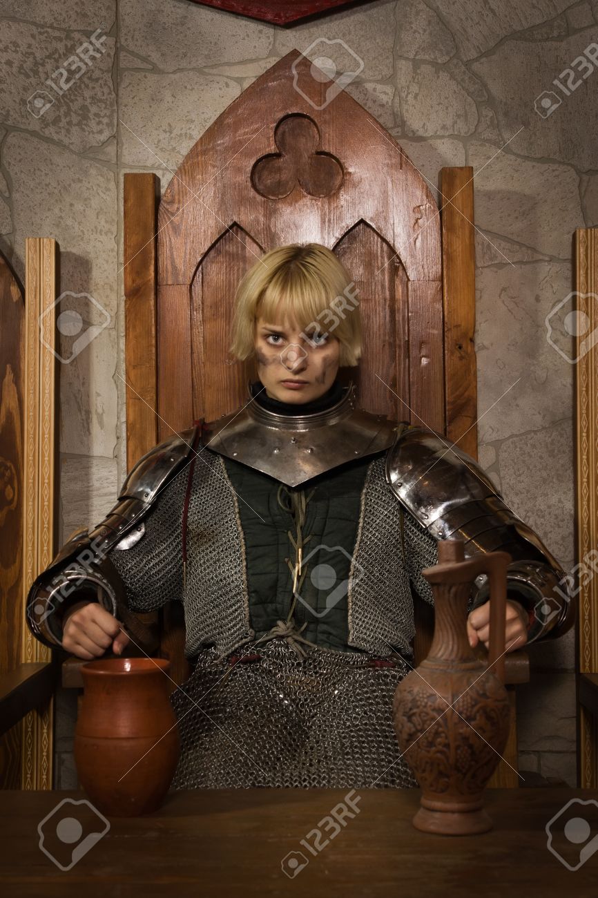 ジャンヌ ダルク 内部は中世の城の騎士の鎧の女の子 の写真素材 画像素材 Image ジャンヌ ダルク 内部は中世の城の騎士の鎧の女の子 の写真素材 画像素材 Image