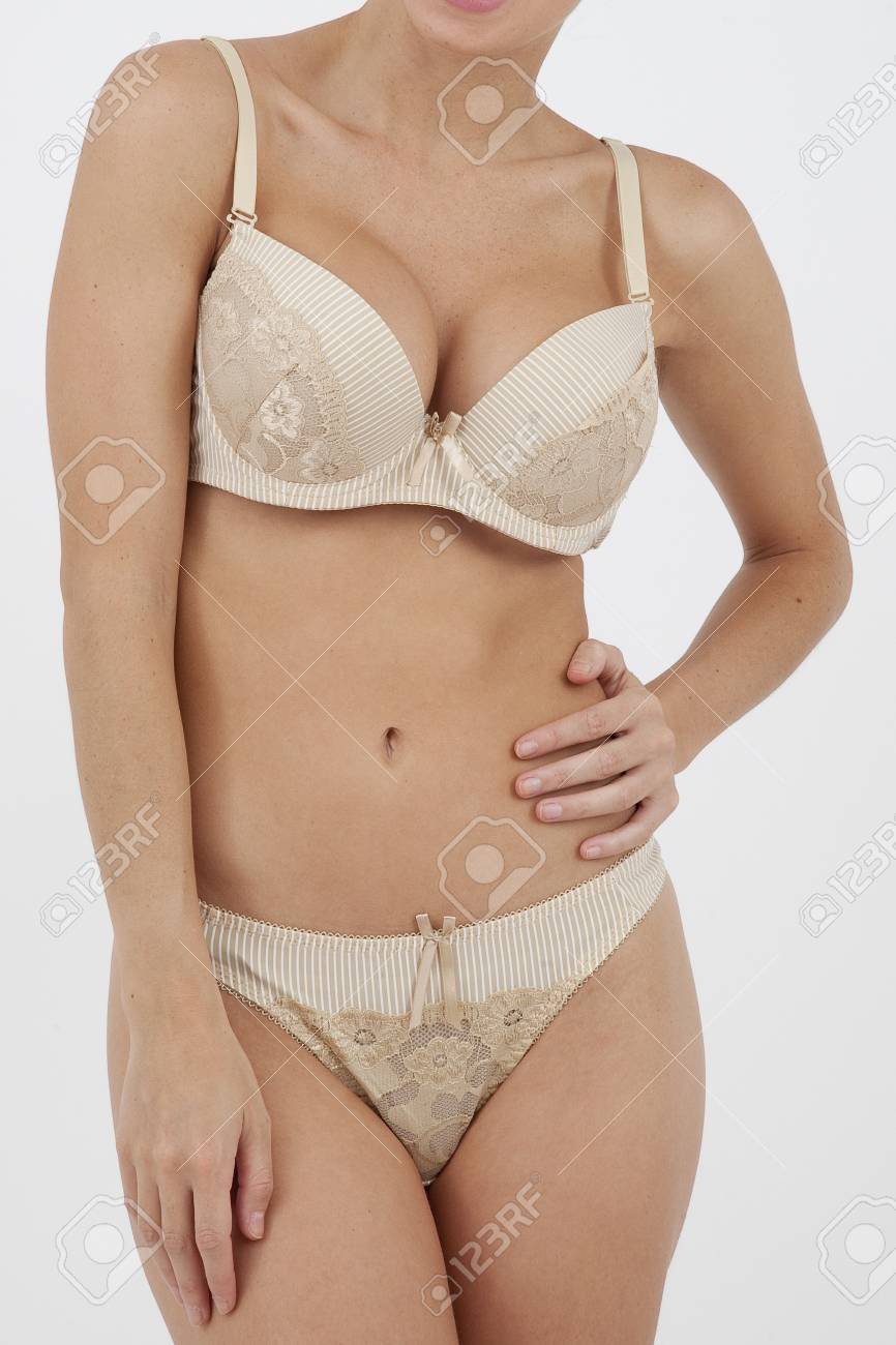 Hermosa Mujer De Pie Sólo Con Ropa Interior Fotos, Retratos, Imágenes Y Fotografía Archivo Libres De Derecho. Image