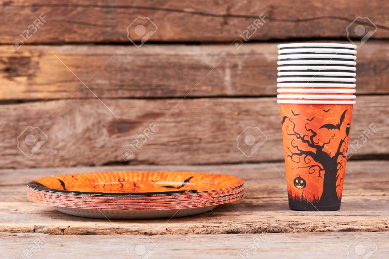 Dinner Party Tableware - 8pcs Bag Kraft Paper Disposable Tableware Themed Decorate Supplies Retro Dinner Party Birthday Xmas Festival Plates Cups Napkins Disposable Party Tableware Aliexpress / Lil' pumpkin birthday party tableware kit for 24 guests.