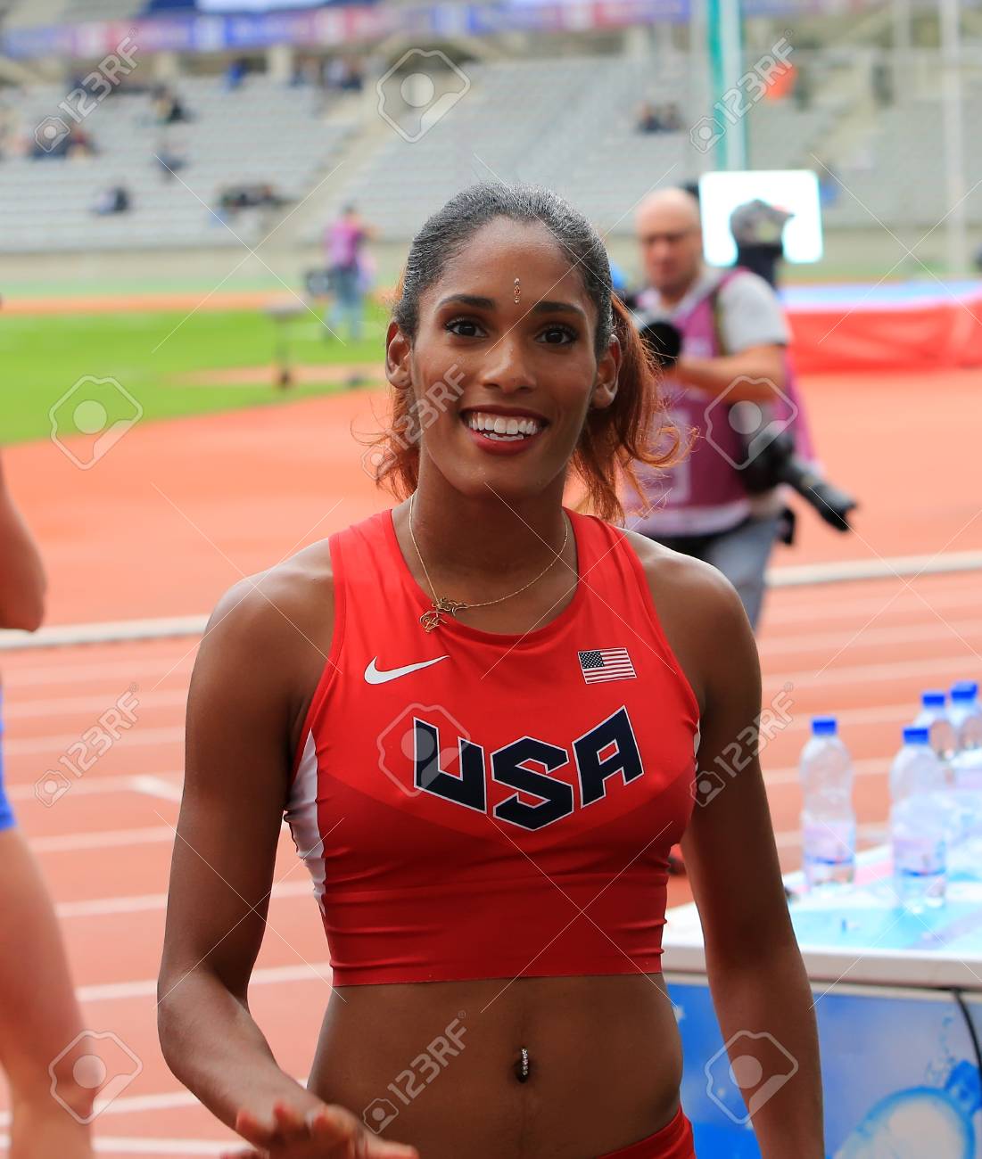 15 年 9 月 13 日パリ France Is アメリカ陸上競技 100 メートル ハードルを専門者上 Decanation 国際屋外ゲームにクリスティー Castlin の写真素材 画像素材 Image