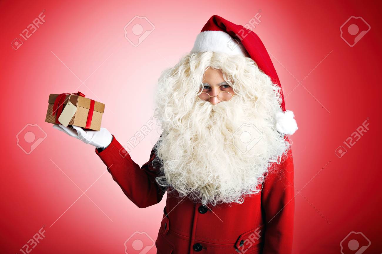 roupa vermelha e branca